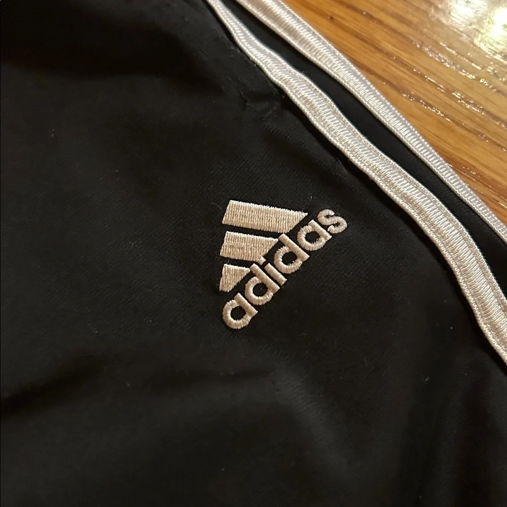 Adidas Kids joggers size small / 8 - Picture 2 of 6